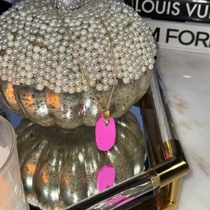 Kendra Scott Inez Hot Pink Pendant Necklace Gold Tone Adjustable Chain Womens